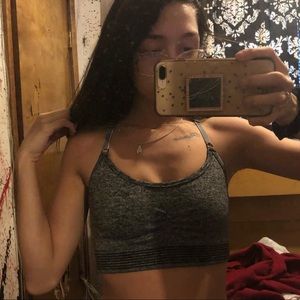 VS sports bra size small